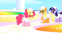 Pinkie Pie with yellow face after tasting rainbow S1E16