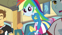 Rainbow Dash sentando EG