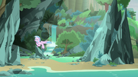 Silverstream flying through Mt. Aris S8E22