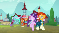 Starlight leads Sunburst away from their parents S8E8