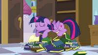 Twilight using books as a bed S5E10