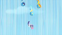 Wonderbolts nearing Rarity during rescue S1E16