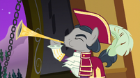 Gala announcer blowing a trumpet S5E7