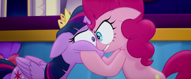 Pinkie looking intensely at Twilight's eyes MLPTM