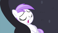 Small Pony yawning S4E19