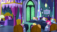 Twilight and friends waking up S5E13