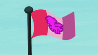Cutie Mark Crusaders' flag flapping in the breeze S7E21