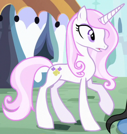 Fleur Dis Lee startled S2E09.png