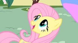 Fluttershy admirando a Philomena