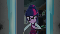 Sci-Twi adjusting her tie EG3