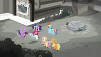 Twilight Sparkle cuts off Sunny Skies MLPRR