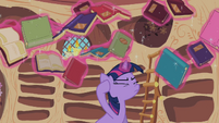 Twilight Sparkle reshelf books 1 S02E10