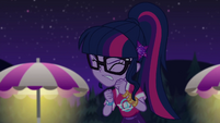 Twilight Sparkle tightly shuts her eyes EGSBP