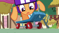 Wheels on Scootaloo's scooter wobbling S9E22