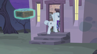 Double and Starlight enter the house S5E02