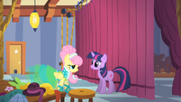 Fluttershy and Twilight backstage S1E20