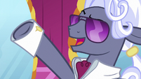 Hoity Toity -in Manehattan last week- S7E9