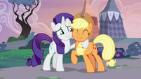Rarity hugging and thanking Applejack S7E9