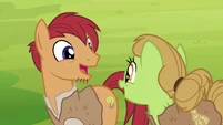 Apple farmer ponies happy again S7E16.png (712 KB)