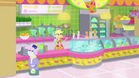 Applejack flipping cups at her juice bar SS9