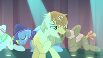 Feather Bangs singing "my heart stopped beating" S7E8