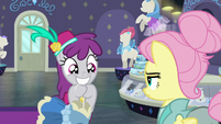 Silver Berry excited about the dress S8E4