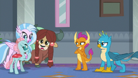 Silverstream, Yona, and Ocellus discussing S8E1