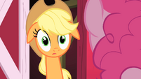 Applejack sticking her head up S01E25