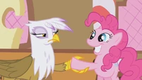 Hoof shake, Gilda?