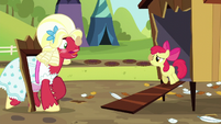 Orchard Blossom "like you've never carried an egg before!" S5E17