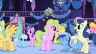 Ponies anticipating Celestia's appearance half 2 S1E01