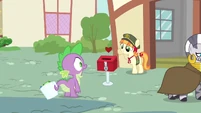Forget Spike and the gem. Look at the ultra adorable Filly Guide! Awww!!
