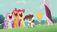 CMC sings "'Cause when we vote together" S5E18