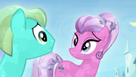 Crystal Ponies looking at each other S4E24