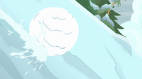 Giant snowball rolls down the mountain S9E8