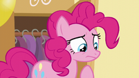 Pinkie looks at the paper S5E19