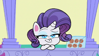 Rarity at a cookie-themed fashion show PLS1E7b