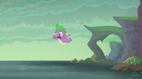 Spike falling into the water S6E5