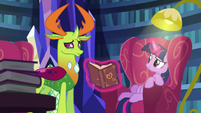 Twilight Sparkle shows Thorax her comfy chair S7E15