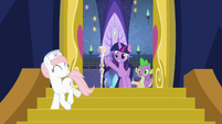 Twilight and Spike wave goodbye to Nurse Redheart S7E3