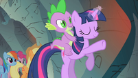 Twilight using Rarity's spell S1E19