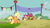 Applejack with a flag S3E08