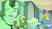 Background ponies gasping S2E26