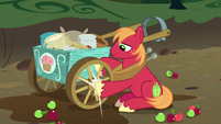 Big McIntosh fixing Sugar Belle's wagon S8E10