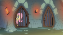 Fluttershy in a dungeon S01E22