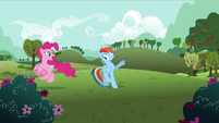 Pinkie Pie 'Gotta go!' S3E3