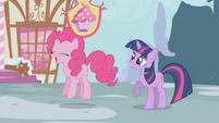 Pinkie hopping up and down S1E03