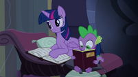 Twilight and Spike reading S4E03