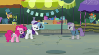 Rarity tells Maud to back up further S6E3