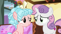 Cozy Glow smiling at Sweetie Belle S8E12